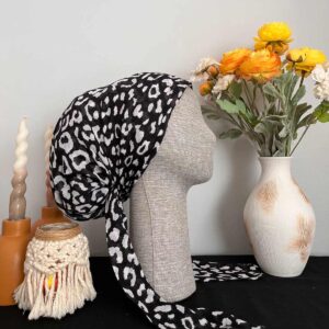 Siyah Beyaz Leopar Desen Tülbent Bone